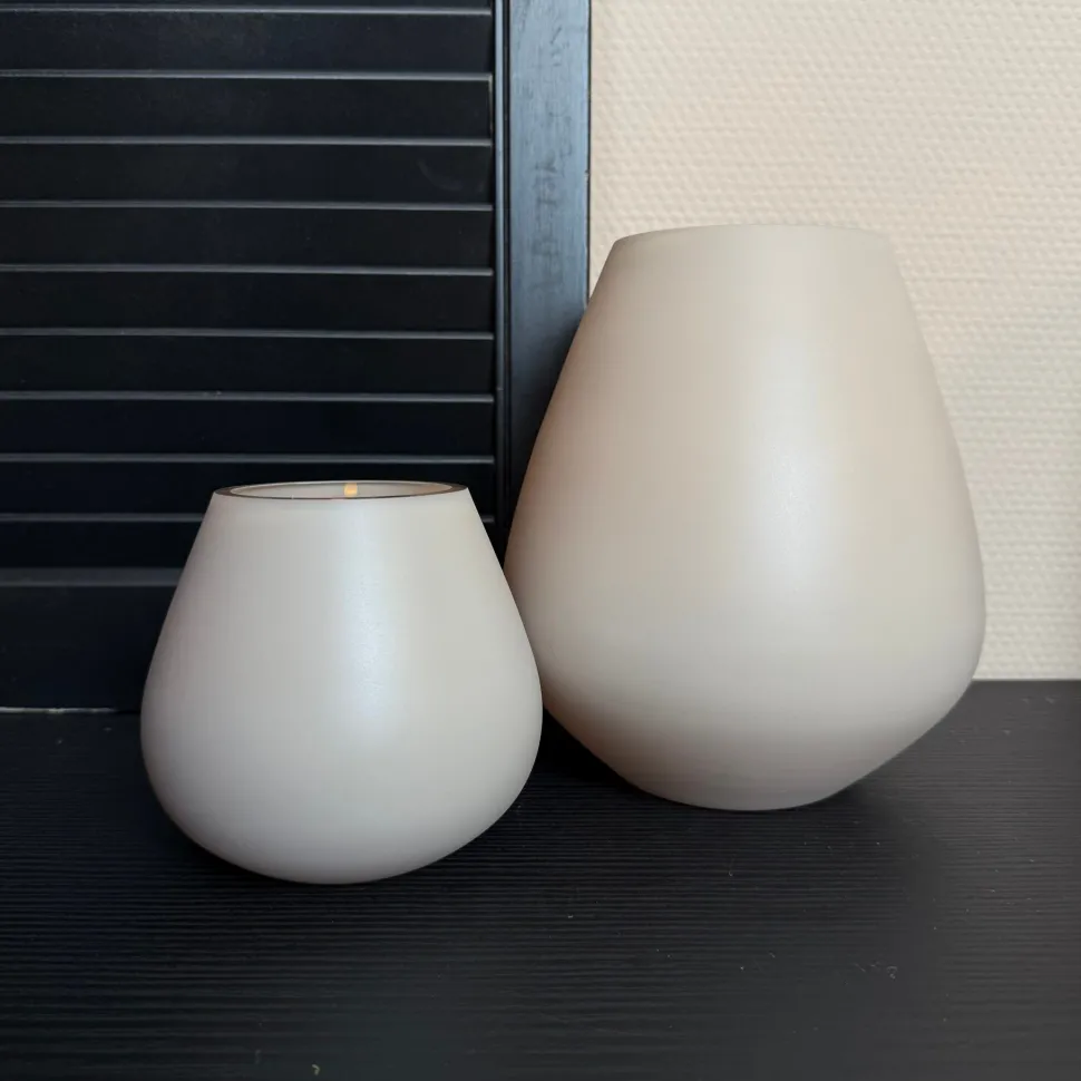 Beige Windlicht ‘Tasman’ | Vase The World | Verkrijgbaar in 2 maten | Chique-Living
