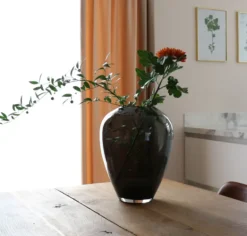 Kander Vaas Smoke Grey – Vase The World | Grote vaas in 2 maten