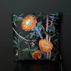 Luxe Sierkussen ‘Flowers’ Velvet Borduur | Colmore | 50x50cm | Chique-Living