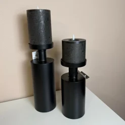 Luxe Zwarte Kandelaar | Vase The World | Verkrijgbaar in 2 maten | Chique-Living