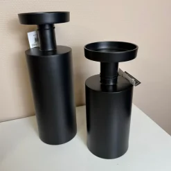 Luxe Zwarte Kandelaar | Vase The World | Verkrijgbaar in 2 maten | Chique-Living