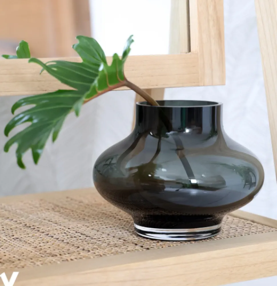 Ruvuma Vaas Smoke Grey – Vase The World | In 2 maten