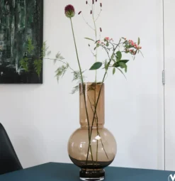 Sado Vaas Smoke Brown – Ø25 x H50 cm | Grote glazen designvaas