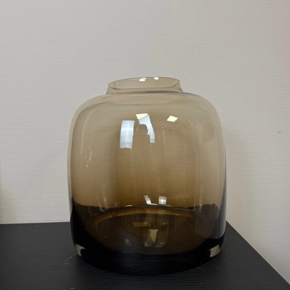Smoke Bruin Vaas ‘Bartica’ | Vase The World | Verkrijgbaar in 2 Maten