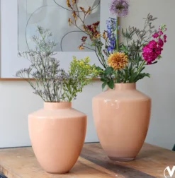 Tugela Vaas Pastel Peach Shine – Vase The World | In 2 maten