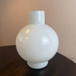Witte Bol Vaas kopen | Glazen Designvaas Ø35cm | Countryfield – Chique Living